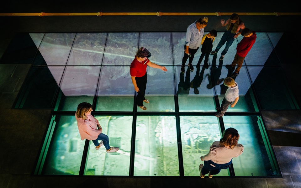 Glass Floor Covid